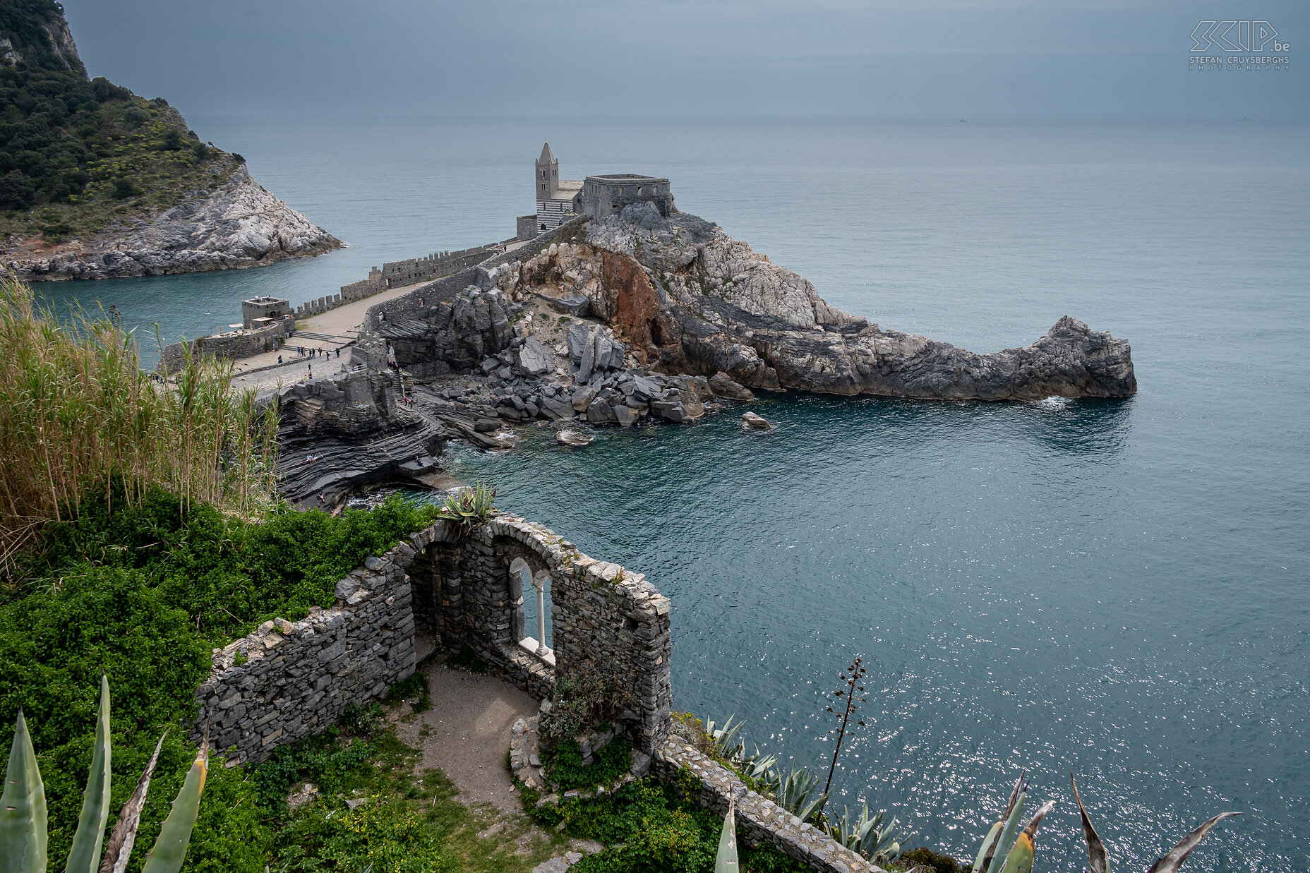 Portovenere - Chiesa di San Pietro Zicht op Chiesa di San Pietro vanaf de citadel van Portovenere Stefan Cruysberghs